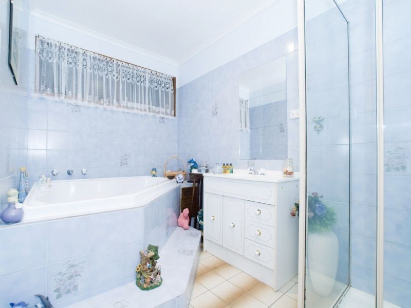 16 Canterbury Road, Montrose VIC 3765