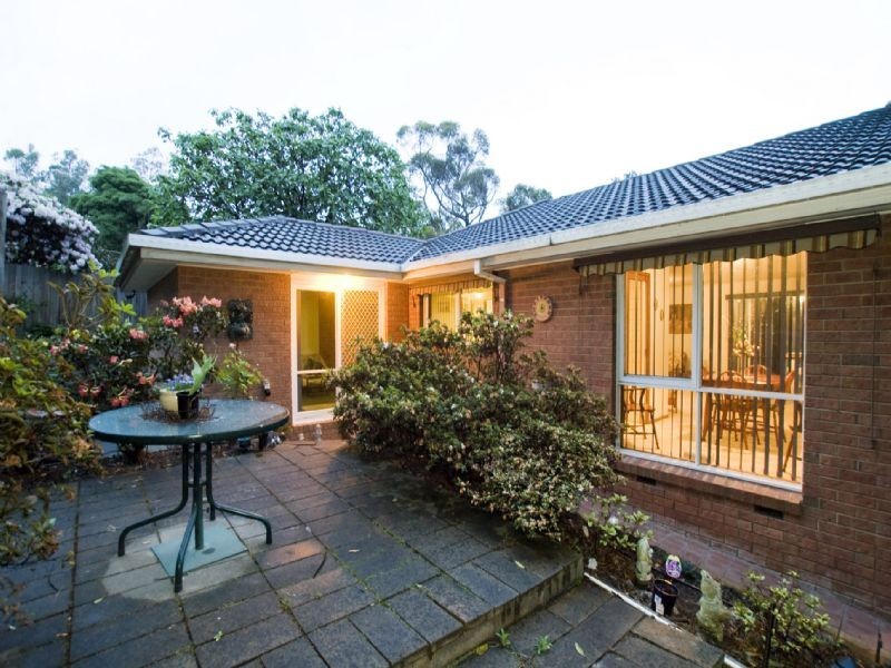 16 Canterbury Road, Montrose VIC 3765