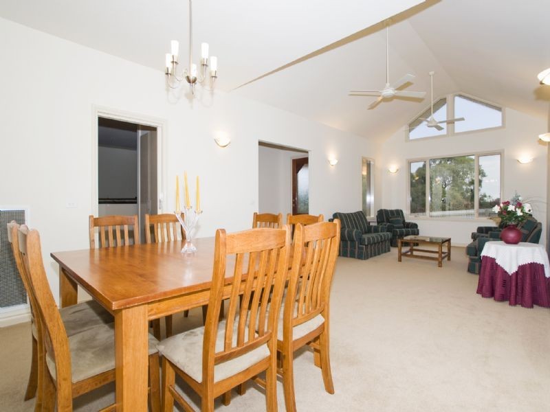 16A Glenora Avenue, Croydon VIC 3136