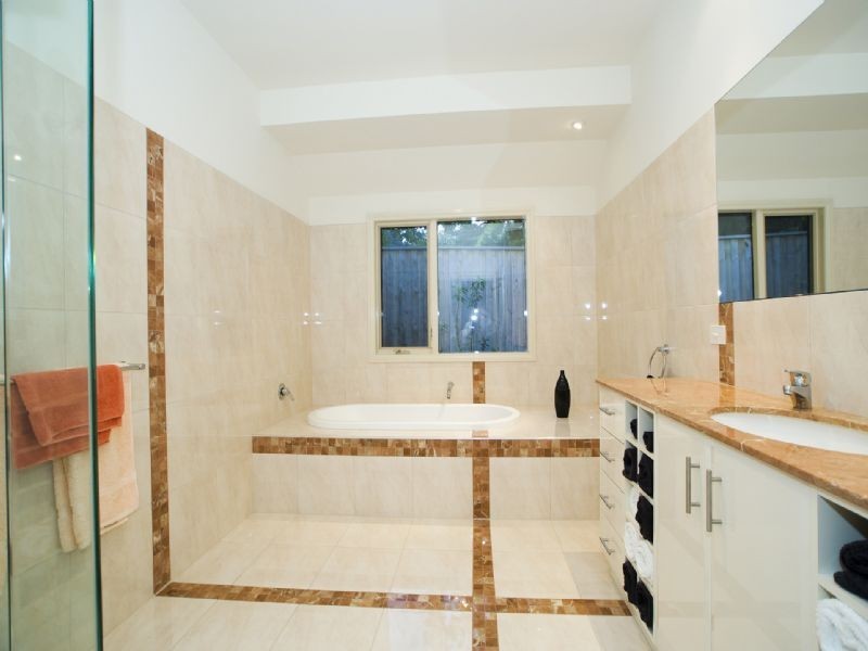 16A Glenora Avenue, Croydon VIC 3136