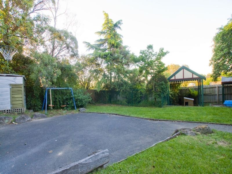 23 Sugarloaf Drive, Chirnside Park VIC 3116