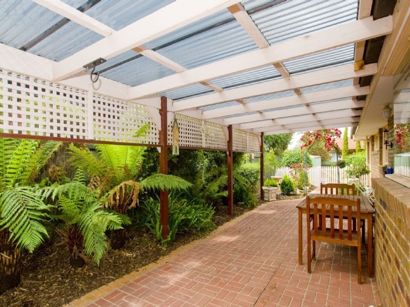 15 Wildwood Walk, Croydon South VIC 3136