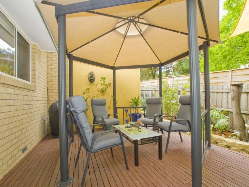 2/10 Starcross Avenue, Croydon VIC 3136