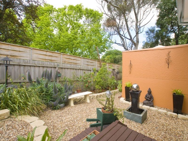 2/10 Starcross Avenue, Croydon VIC 3136