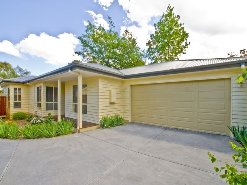 8B Pascoe Avenue, Croydon VIC 3136