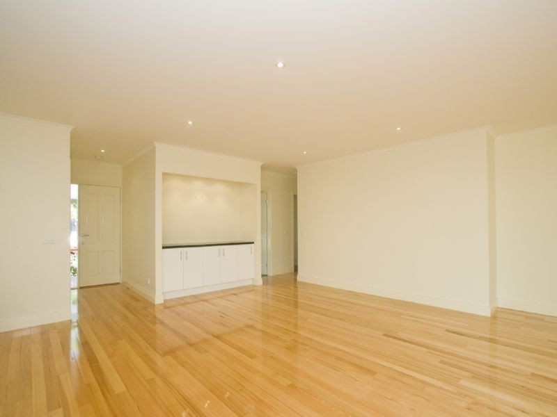 8B Pascoe Avenue, Croydon VIC 3136