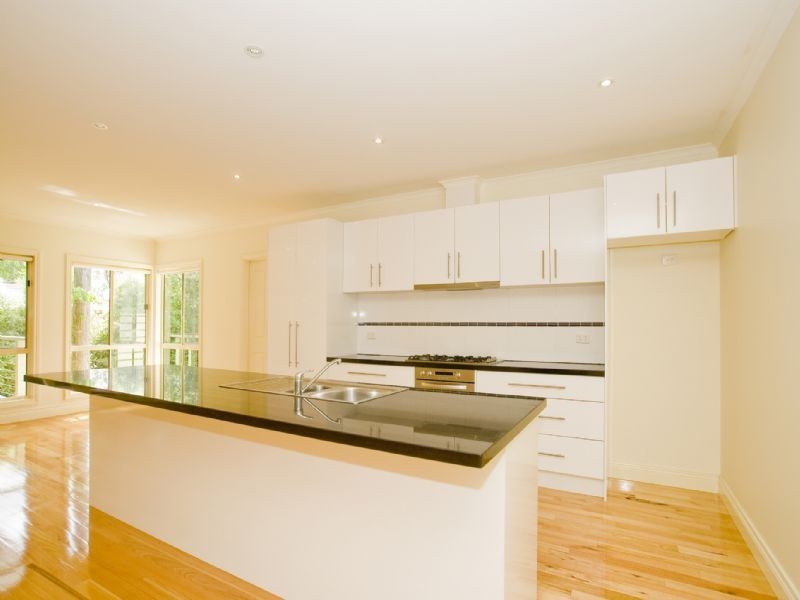 8B Pascoe Avenue, Croydon VIC 3136