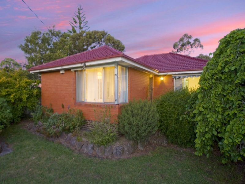 16 Paris Avenue, Croydon South VIC 3136