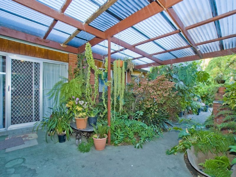 16 Paris Avenue, Croydon South VIC 3136