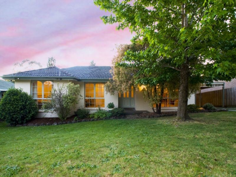 3 Meadowlark Lane, Mooroolbark VIC 3138