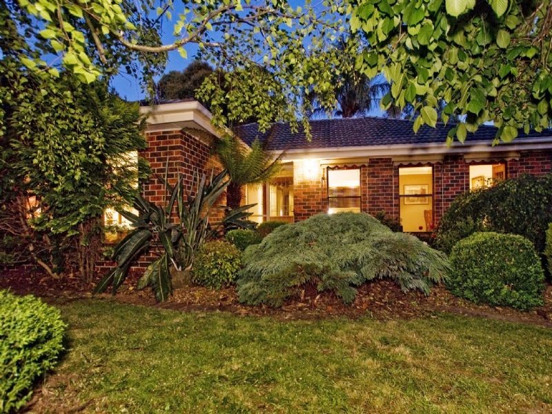 12 Magnolia Grove, Montrose VIC 3765