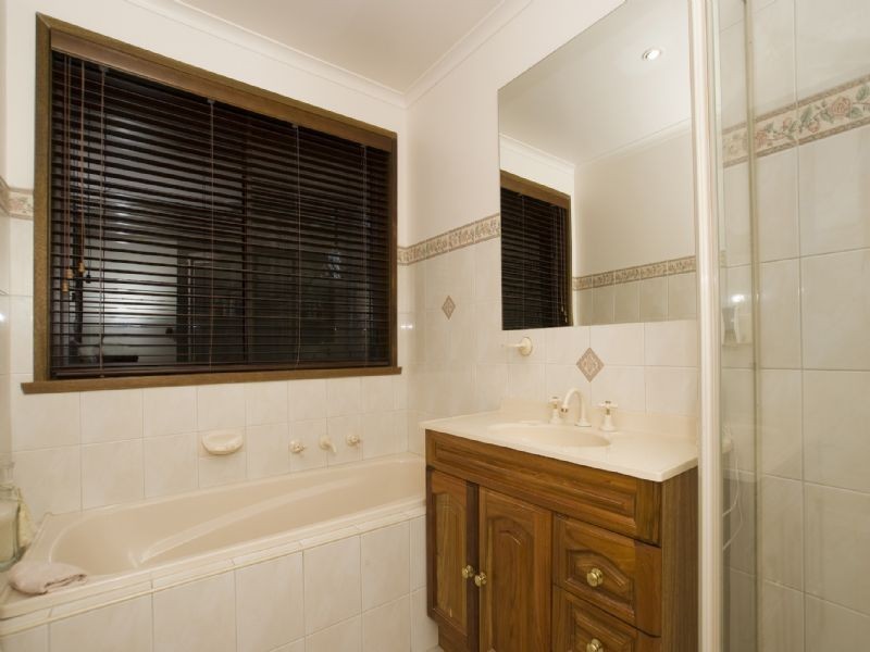 12 Magnolia Grove, Montrose VIC 3765