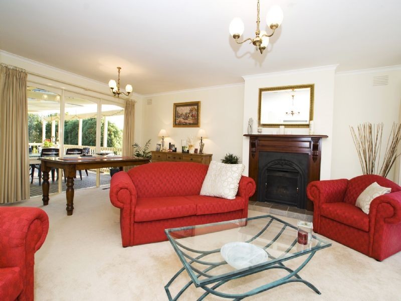 30  Savanna Drive, Mooroolbark VIC 3138