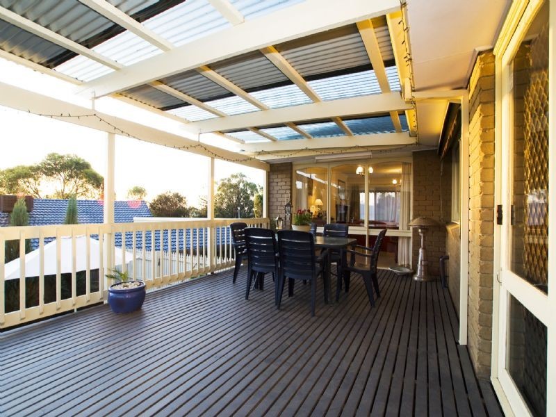 30  Savanna Drive, Mooroolbark VIC 3138