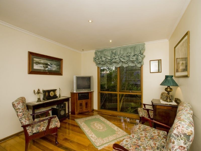 5 Henry Smith Place, Croydon Hills VIC 3136