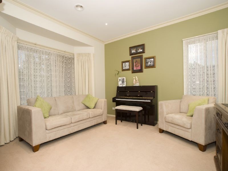 27 County Terrace, Croydon Hills VIC 3136