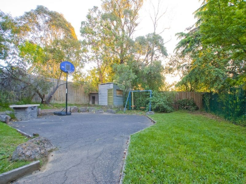 23 Sugarloaf Drive, Chirnside Park VIC 3116
