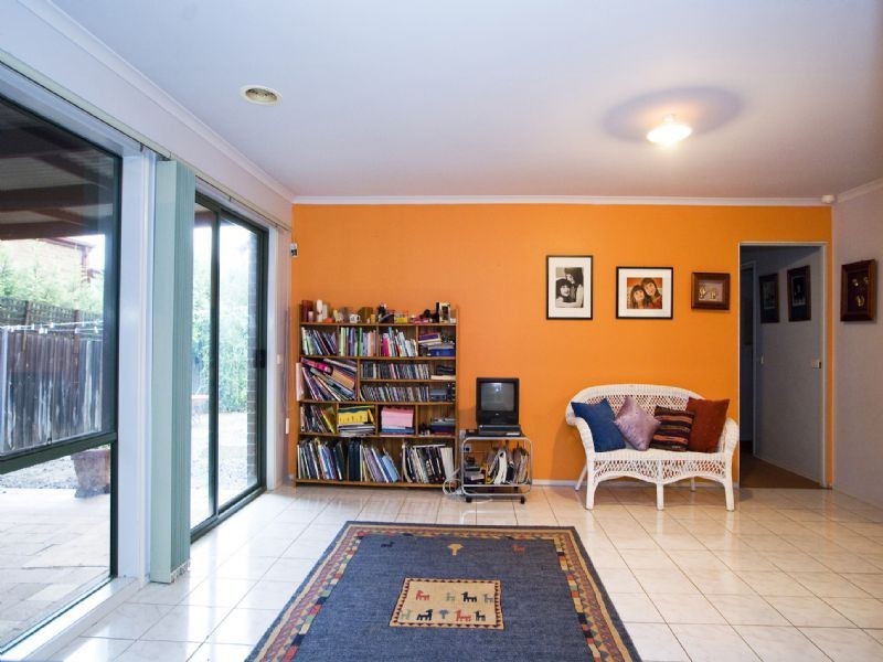 4 Woodland Park Rise, Croydon South VIC 3136