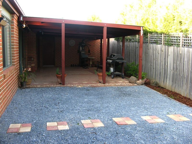 4 Woodland Park Rise, Croydon South VIC 3136