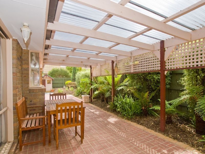 15 Wildwood Walk, Croydon VIC 3136