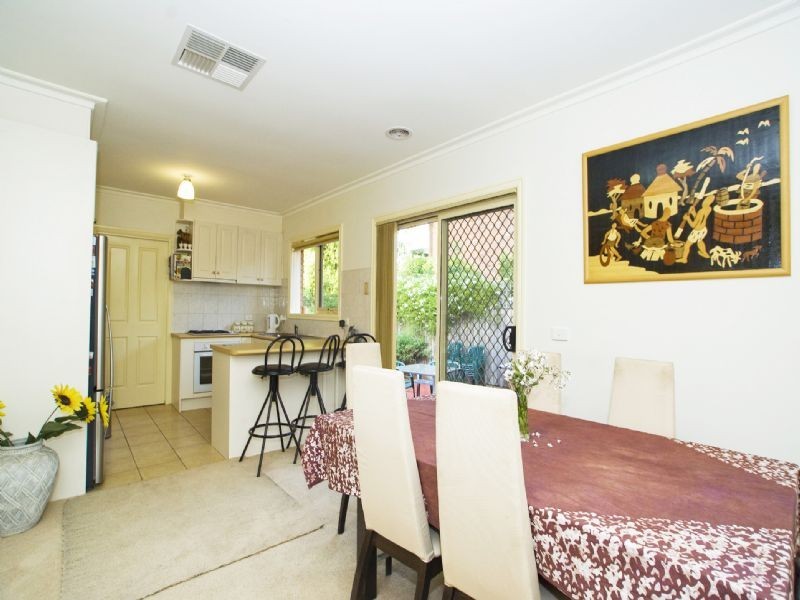 2/31 Vinter Avenue, Croydon VIC 3136