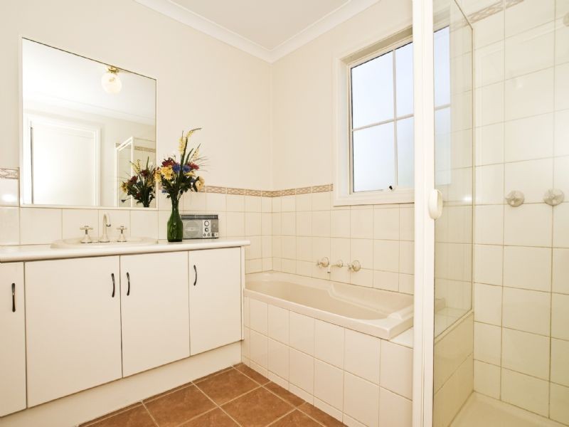 2/19 Lusher Road, Croydon VIC 3136