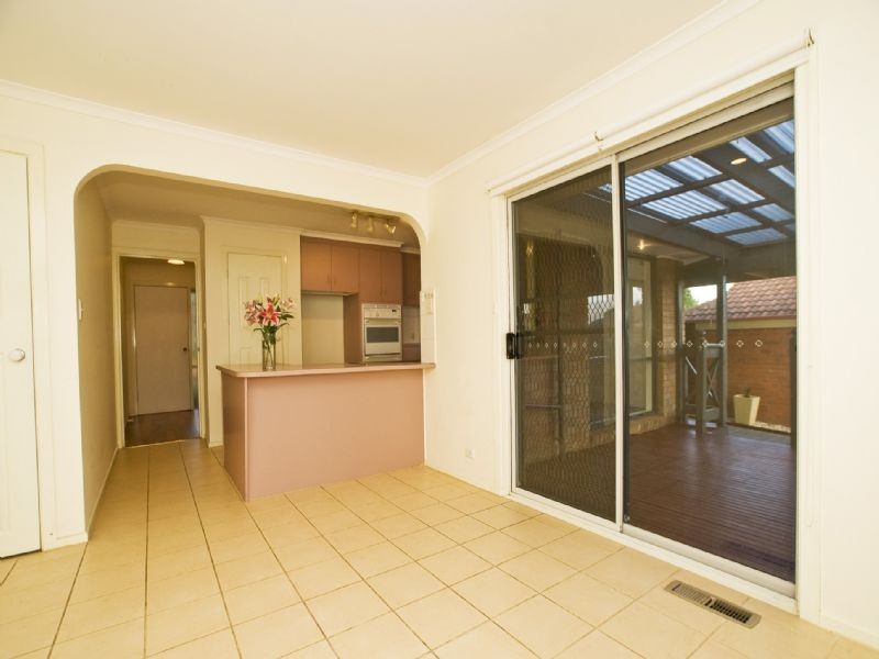 13 Azarow Circuit, Croydon South VIC 3136