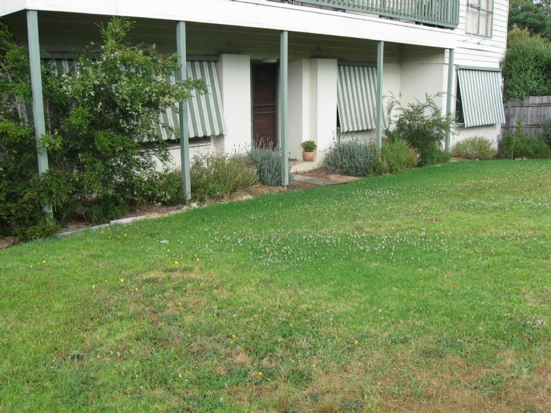 1/2 Yallambie Way, Croydon VIC 3136