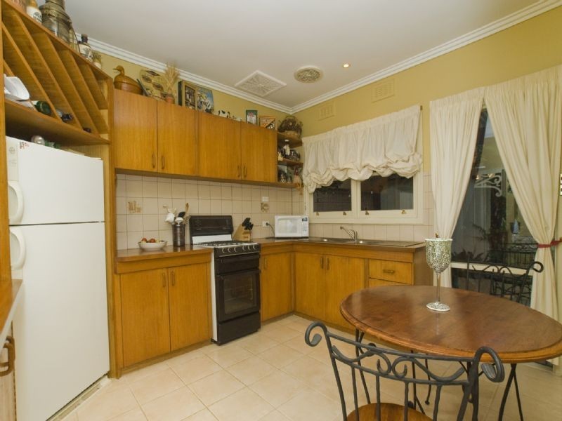 1/18 Clegg Avenue, Croydon VIC 3136