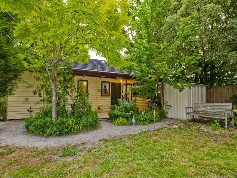 1/18 Clegg Avenue, Croydon VIC 3136