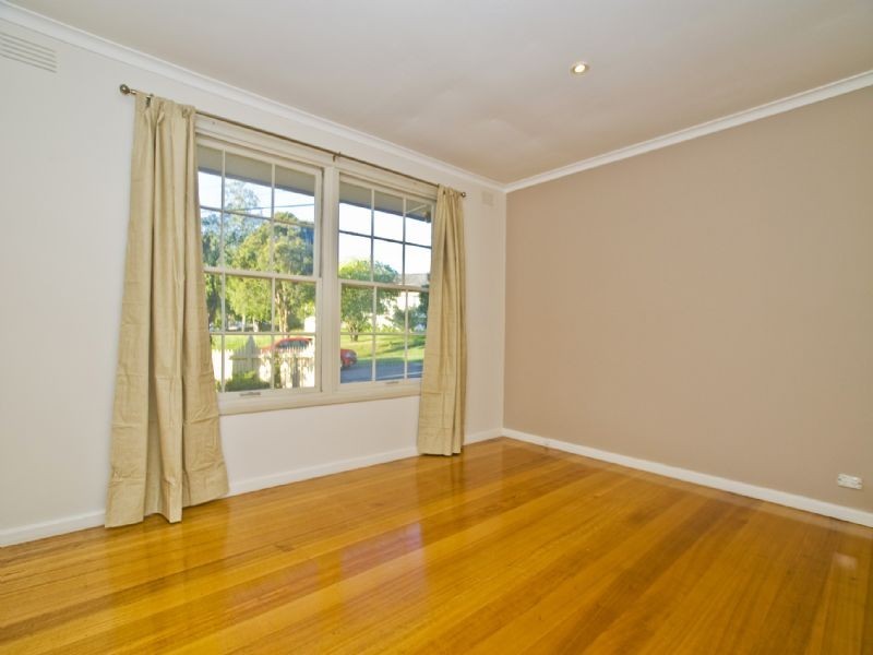 8 Gardenia Street, Croydon VIC 3136