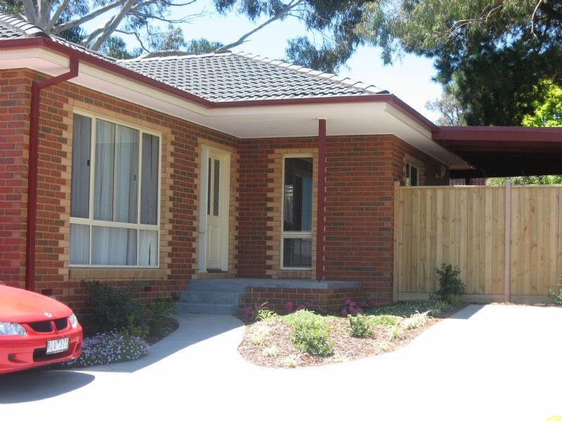 2/9 Yuruga Court, Mooroolbark VIC 3138