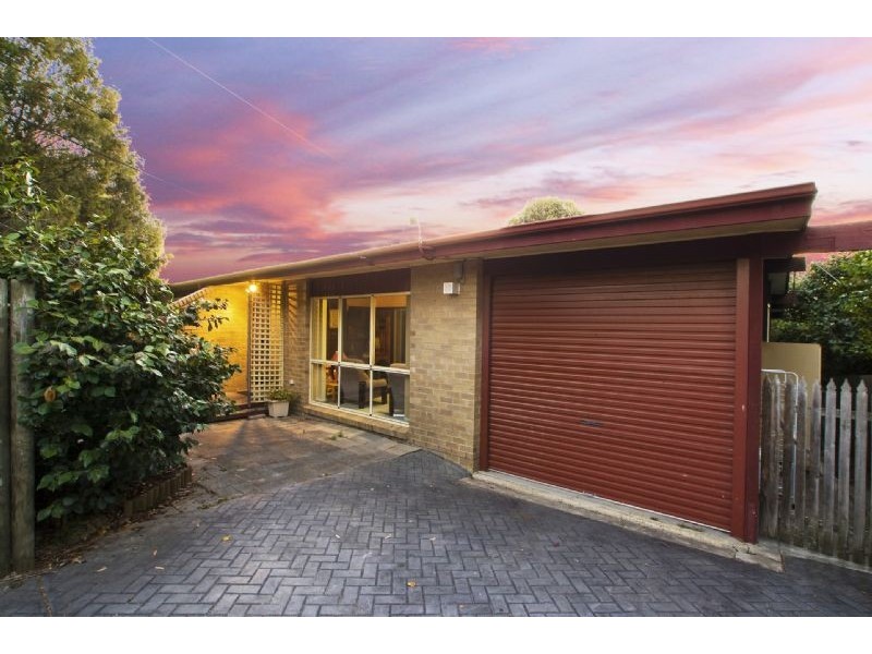21 Woodville Road, Mooroolbark VIC 3138