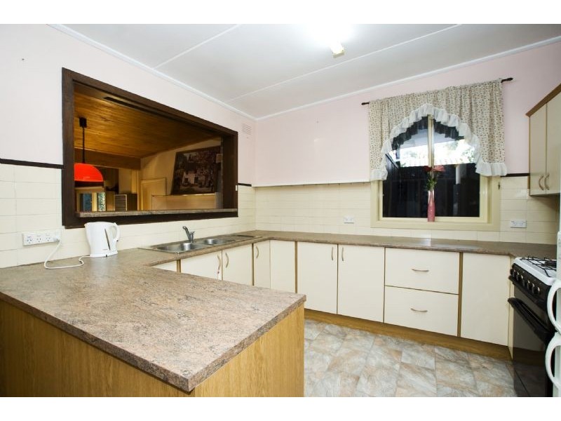 21 Woodville Road, Mooroolbark VIC 3138