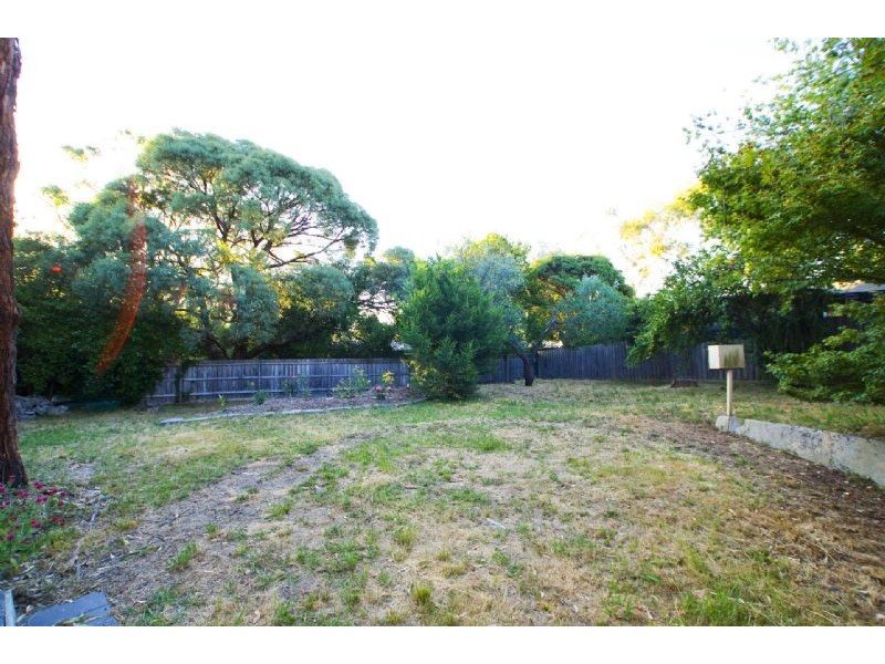 21 Woodville Road, Mooroolbark VIC 3138