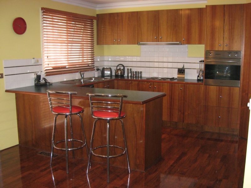 2/13 Kincumber Drive, Croydon VIC 3136