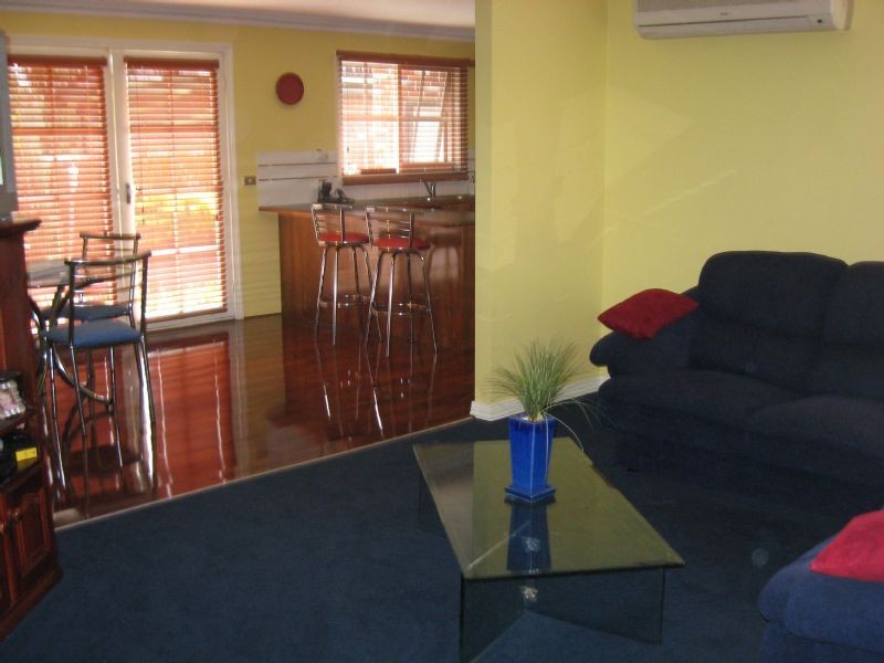 2/13 Kincumber Drive, Croydon VIC 3136