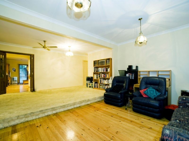 21 Ross Road, Croydon VIC 3136