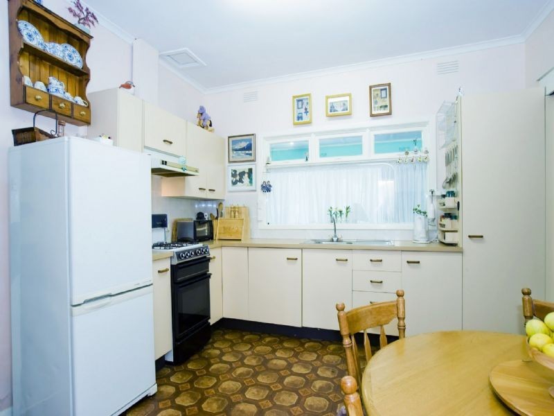 2a Kalinda Road, Croydon VIC 3136