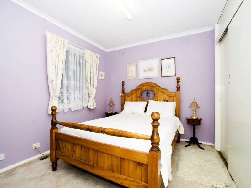 2a Kalinda Road, Croydon VIC 3136