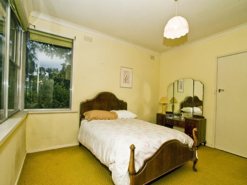 44 Lyons Road , Croydon North VIC 3136