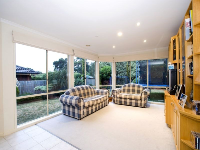 9 Whernside Court, Mooroolbark VIC 3138