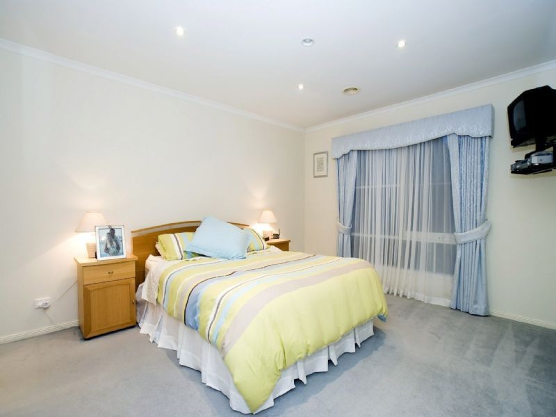 9 Whernside Court, Mooroolbark VIC 3138