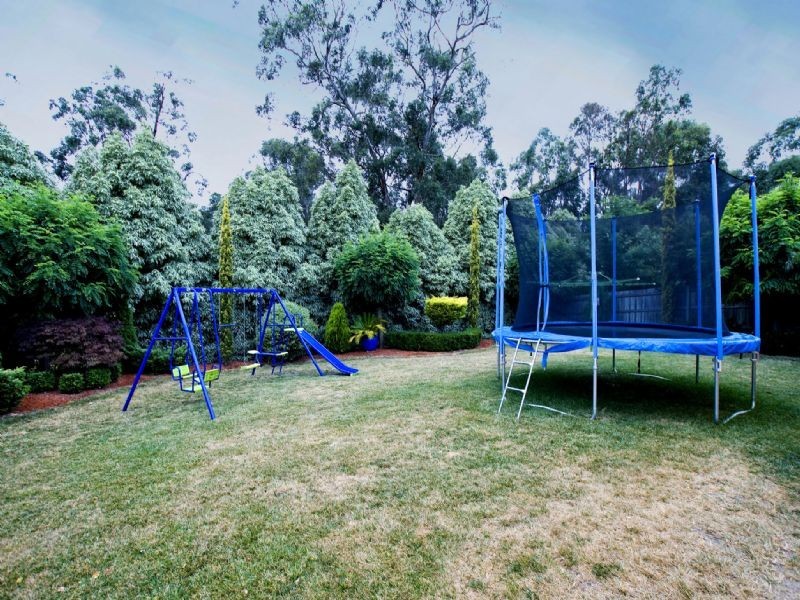 9 Whernside Court, Mooroolbark VIC 3138