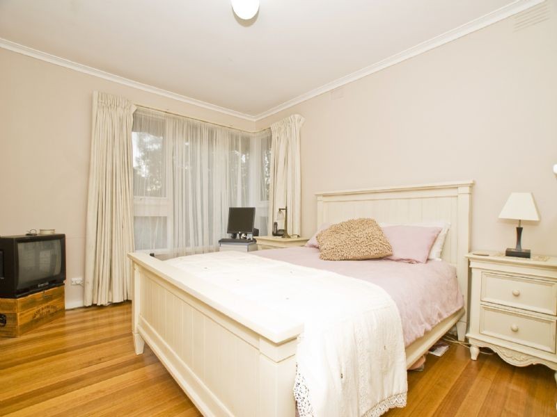 30 Cherry Tree Grove, Croydon VIC 3136