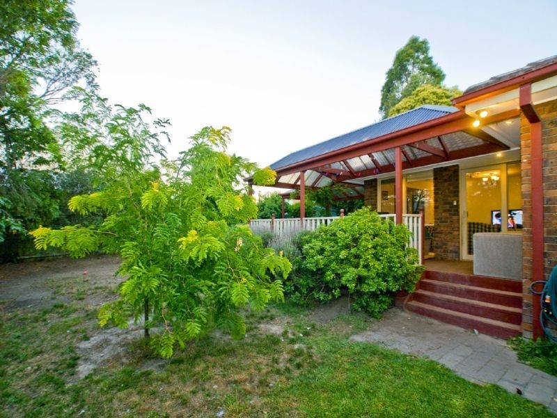 30 Cherry Tree Grove, Croydon VIC 3136