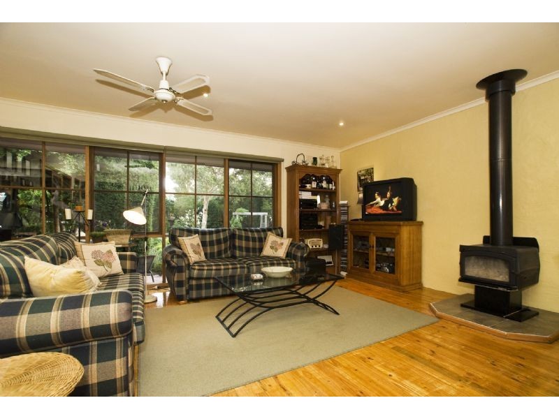 56 Faraday Road, Croydon South VIC 3136