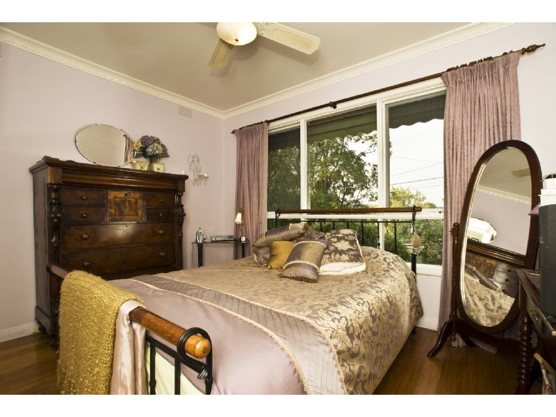 56 Faraday Road, Croydon South VIC 3136