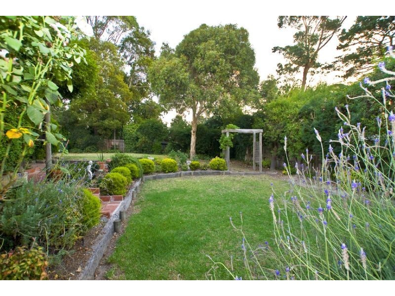56 Faraday Road, Croydon South VIC 3136