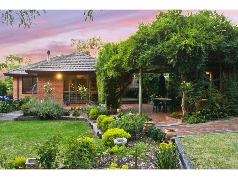 56 Faraday Road, Croydon South VIC 3136